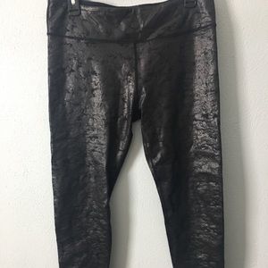 Kate Hudson Fabletics yoga pants